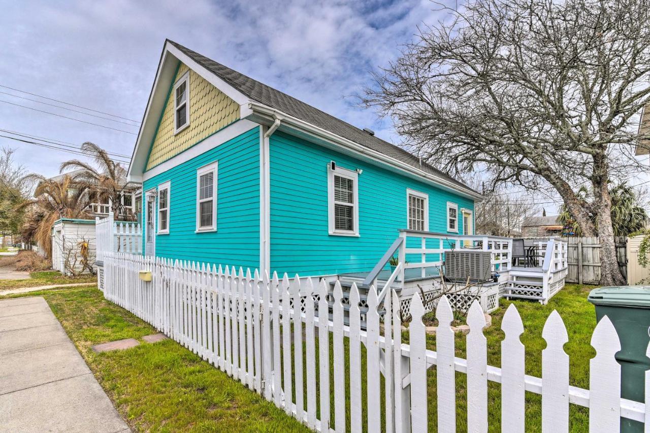 Galveston 'Blue Bungalow' - Walk To Beach! Luaran gambar